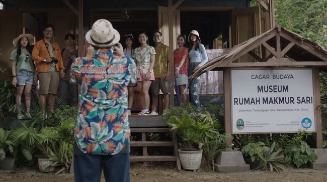 Kang Mak disebut memiliki adegan terinspirasi dari Shutter, film hit garapan sutradara Banjong Pisathanakun selain Pee Mak.