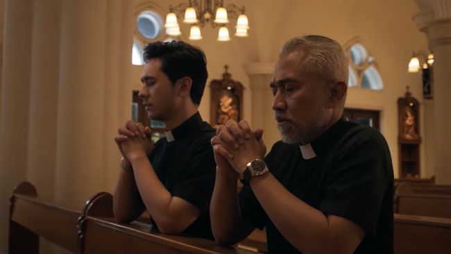 Film eksorsisme Katolik pertama Indonesia, Kuasa Gelap mampu tembus 500 ribu penonton setelah tayang selama empat hari.