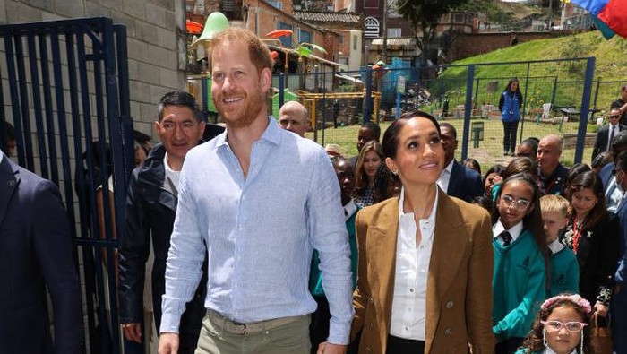 BOGOTA, COLOMBIA - AUGUST 16: Meghan, Duchess of Sussex visits Colegio La Giralda school during The Duke and Duchess of Sussex Colombia Visit on August 16, 2024 in Bogota, Colombia.  (Photo by Eric Charbonneau/Archewell Foundation via Getty Images)