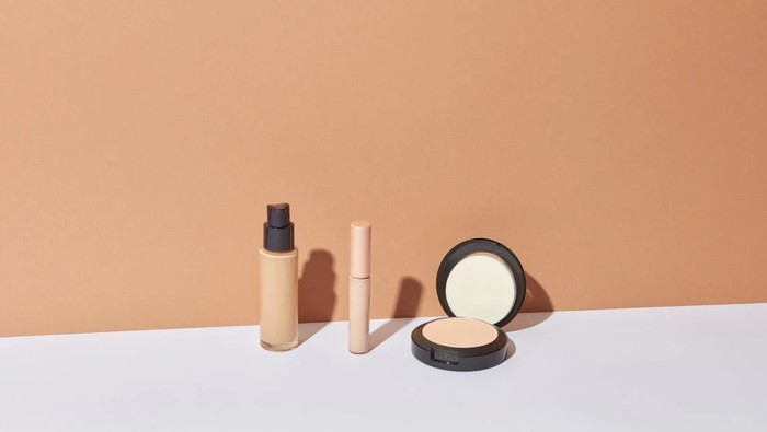 Ketahui Bedanya Foundation, Cushion dan Skintint! Mana yang Cocok untuk Kamu?