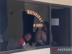 Sambil Telanjang Dada, Pria Misterius Cekik Polisi di Jakarta
