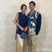 Get The Look: Outfit Couple Pakai Wastra dari Metro Department Store