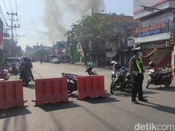 Api yang Lalap Pasar Induk Krian Berhasil Dijinakkan Usai 4 Jam