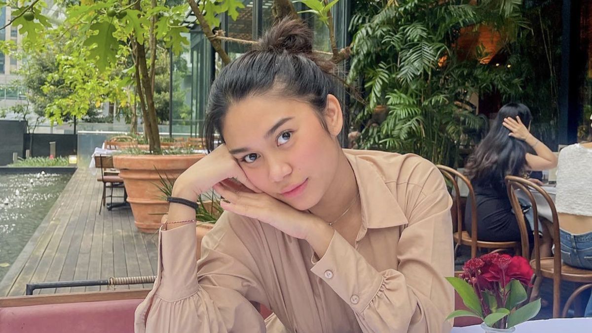 Viral Momen Azizah Salsha Ditolak Foto Harry Styles di Paris