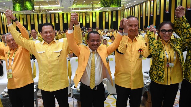 Sari Yuliati ditunjuk Bahlil sebagai Bendahara Umum Golkar nan baru. Ia telah menempuh pekerjaan cukup panjang di Golkar.