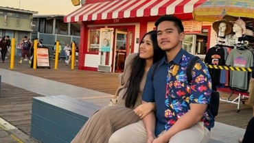 img-title Heboh Video Diduga Erina & Kaesang Turun dari Jet Pribadi, Barang Belanjaan Disorot