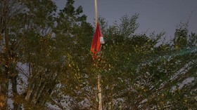 Respons RUU Pilkada DPR, Aktivis Jogja Pasang Bendera Setengah Tiang