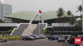Pakar Hingga Eks Hakim Konstitusi Sepakat DPR Langkahi Putusan MK