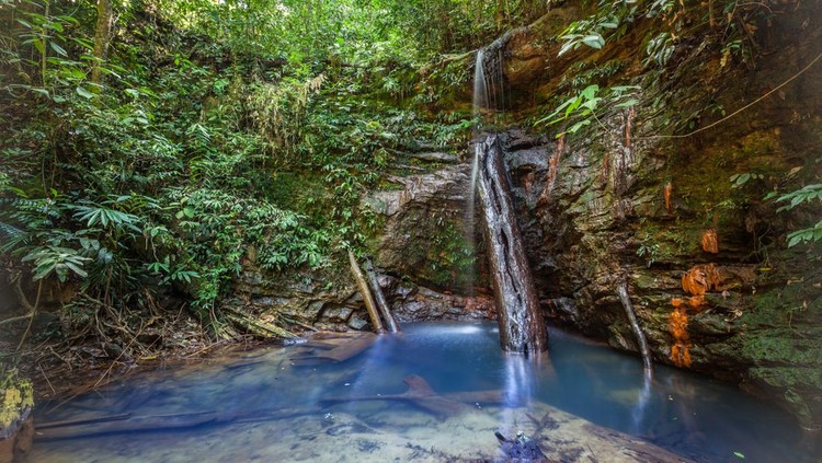 Ilustrasi air terjun