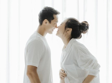 5 Maternity Shoot Romantis Bunda Seleb Bareng Suami, Bisa Jadi Inspirasi