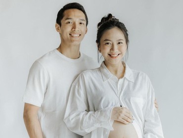 img-title Bahagianya Jonatan Christie Dikaruniai Anak Pertama, Tulis Pesan Menyentuh