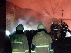 Gudang Plastik di Kebayoran Lama Terbakar, Diduga Gegara Korsleting