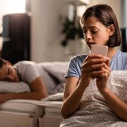 Menurut Psikolog, Ternyata Ini 4 Alasan Perempuan Selingkuh