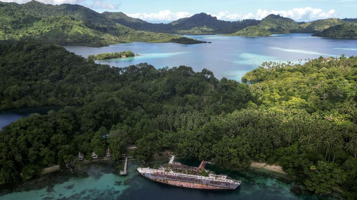 FOTO: Menyusuri Jejak 'Bangkai' Kapal Pesiar di Kepulauan Solomon