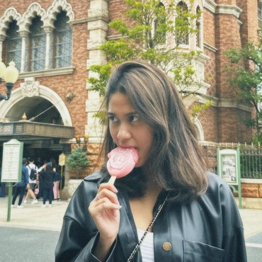 Azizah Salsha Bertemu dengan Orang Tua Arhan di Tanah Suci, Tuai Cibiran