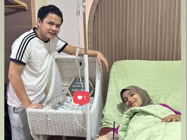 img-title Suami Siaga, 7 Momen Haru Nadya Mustika Melahirkan Anak Kedua Didampingi Iqbal Rosadi