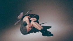 Lirik Lagu love is embarrassing - Olivia Rodrigo