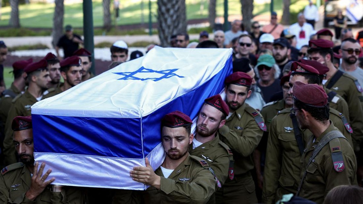 FOTO: Pemakaman Komandan IDF yang Tewas Dibom Jet Tempur Israel