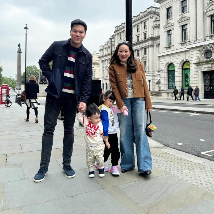 <p>Setelah mendapatkan restu dari Raja Thailand Maha Viajiralongkorn, Paetongtarn Shinawatra kini resmi menjalani tugasnya sebagai PM. Selain menjadi PM termuda, ia juga merupakan PM perempuan kedua di Thailand. Sebelumnya, bibi Paetongtarn yaitu Yingluck Shinawatra juga pernah menjabat sebagai PM seperti dilansir <em>CNBC Indonesia.</em> (Foto: Instagram @ingshin21)</p>