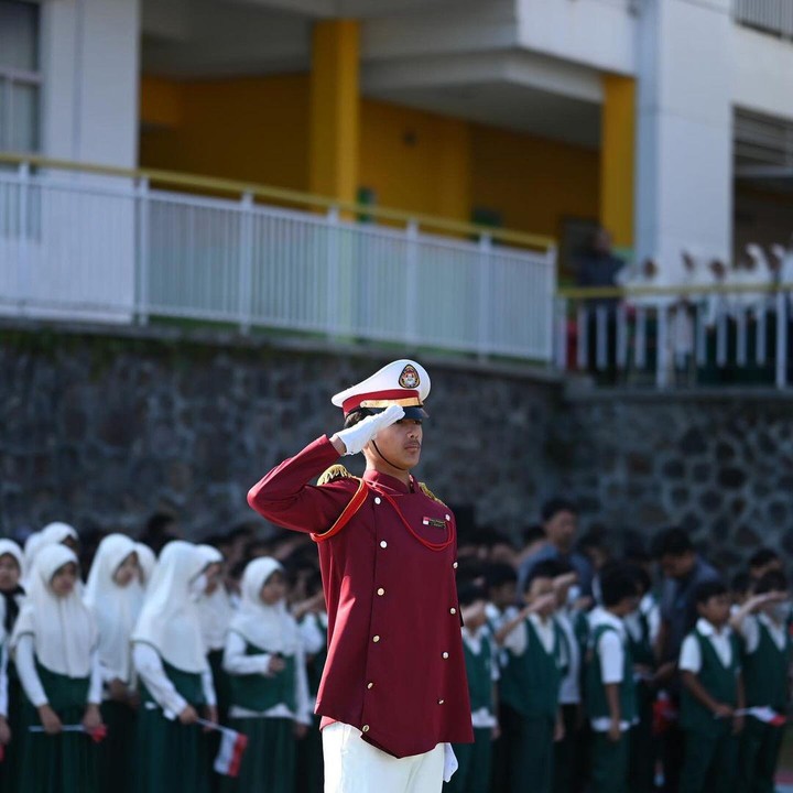 <p>Bintang Pratama adalah putra Hengky Kurniawan dari pernikahannya dengan Christy Jusung. Belum lama ini, ia dikabarkan menjadi komandan upacara untuk memperingati HUT ke-79 Republik Indonesia (RI). (Foto: Instagram@bintangpratamakurniawan)</p>