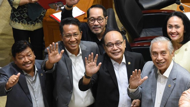Seluruh Fraksi di DPR, kecuali PDIP sepakat dengan Rancangan Undang-undang Pilkada yang dibahas dalam rapat hari ini.