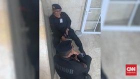 Rapat Baleg Bahas UU Pilkada Dijaga Personel Brimob