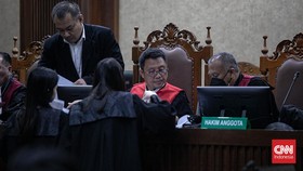 Dakwaan Jaksa: Helena Cuci Uang untuk Beli Rumah, Mobil & 29 Tas Mewah
