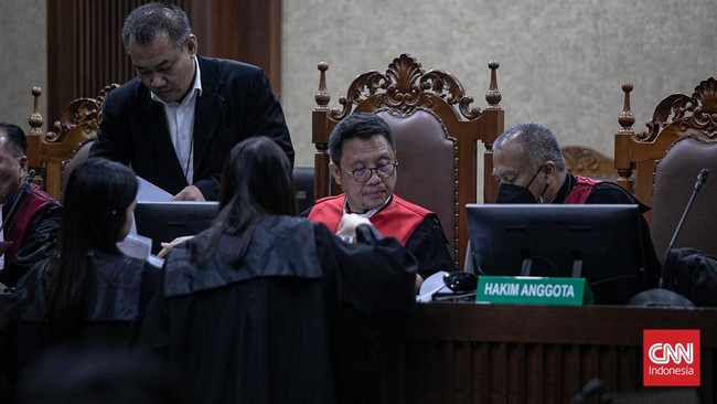 Helena Lim didakwa melakukan cuci uang untuk beli rumah, mobil, hingga puluhan tas mewah.