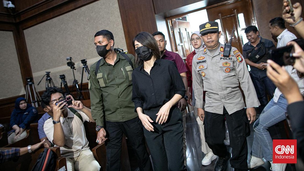 FOTO: Crazy Rich PIK Helena Lim Jalani Sidang Perdana Kasus PT Timah