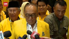 VIDEO: Aburizal Bakrie Soal Jokowi Ketua Dewan Pembina: Apa Dia Mau?