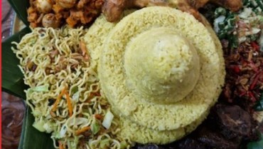 Resep Mudah Buat Tumini (Tumpeng Mini) Nasi Kuning yang Dibuat Ibunda Arhan