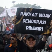 Update #KawalPutusanMK: Pengesahan RUU Pilkada Batal-159 Demonstran Ditangkap