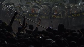 Demo di Bandung, Mata Mahasiswa Terluka Kena Lemparan dan Gas Air Mata