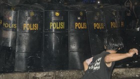 Polisi Usut Demonstran yang Rusak Kantor DPRD Majene Sulbar