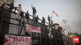 Kronologi DPR Batal Ketok Palu RUU Pilkada di Tengah Amarah Rakyat