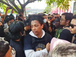 Seleb-Komika Ikut Aksi Tolak Revisi UU Pilkada di DPR