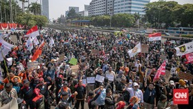 Cara Atasi Susah Sinyal saat Ada di Tengah Demo