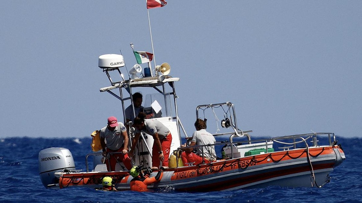 FOTO: 5 Jenazah Ditemukan usai Yacht Mewah Taipan Inggris Tenggelam