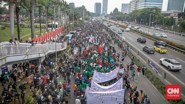 Pj Gubernur Jakarta Heru Budi menyebut kerusakan akomodasi umum merupakan akibat dari aktivitas demonstrasi nan dilakukan massa menolak pengesahan RUU Pilkada.