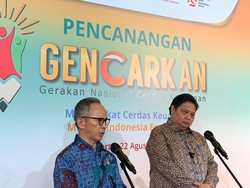 OJK Target 90% Pelajar Punya Tabungan di 2025