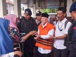 Eks Gubernur Malut Abdul Gani Dituntut 9 Tahun Bui di Kasus Korupsi