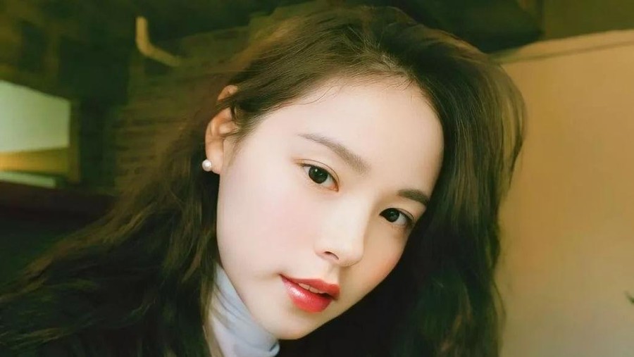 Min Hyo Rin