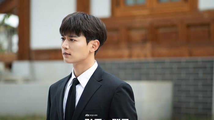 Fakta Menarik Choi Minho 'SHINee', Idol-Aktor yang Disebut Face Genius K-Pop Generasi Dua