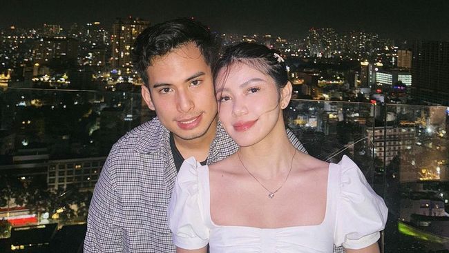 Regina Phoenix dan Niko Al Hakim Okin Putus