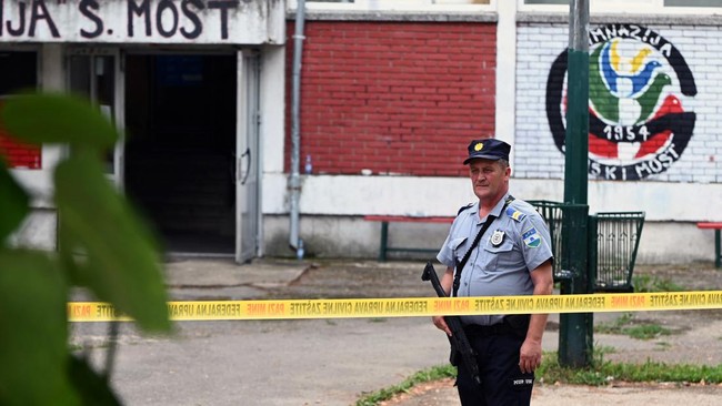 FOTO: Horor Penembakan di Sekolah Bosnia Tewaskan 3 Orang
