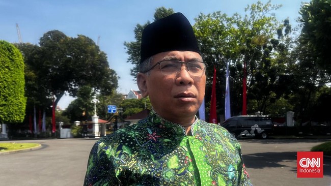 Ketua Umum PBNU Gus Yahya menyatakan lembaga legislatif sudah semestinya mendengarkan segala aspirasi dari rakyat.