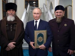 Sikap Vladimir Putin ke Al-Quran Tuai Sorotan