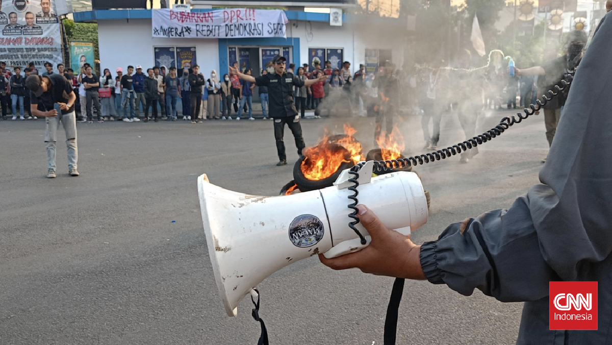 Polisi Tangkap 10 Aktivis Terkait Demonstrasi Ricuh di Ciceri Serang