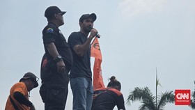 Reza Rahadian Minta Publik Tak Lengah dan Tetap Awasi Keputusan DPR