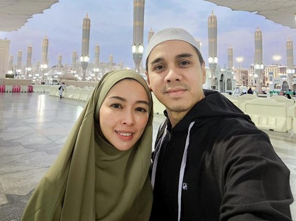 7 Potret Rio Stokhorst & Istri Sudah 17 Tahun Menikah, Tetap Mesra Meski Punya 3 Anak